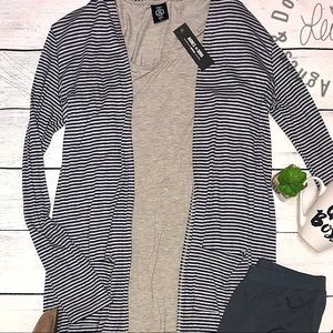 Agnes & Dora NWT Grey Everyday tee